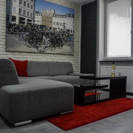 Rr Bus Station Apartment Bratislava Bagian luar foto