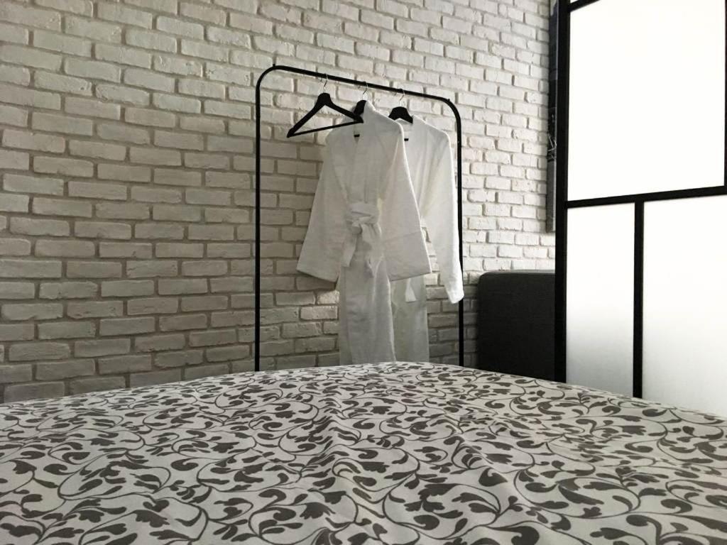 Rr Bus Station Apartment Bratislava Bagian luar foto