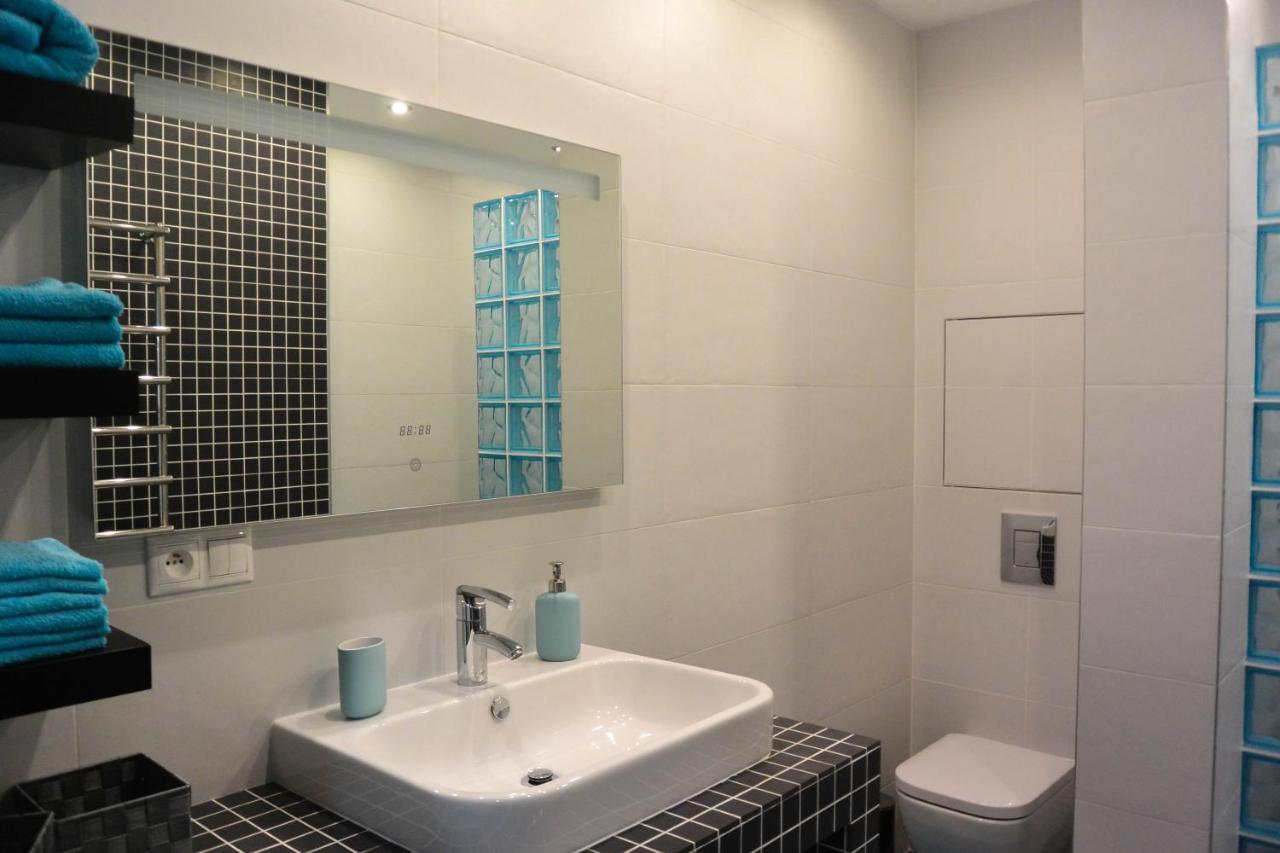 Rr Bus Station Apartment Bratislava Bagian luar foto